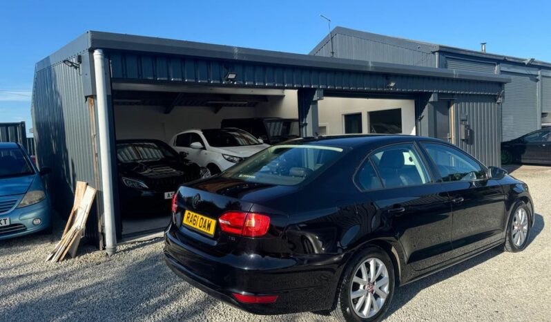 
								2011 Volkswagen  Jetta full									