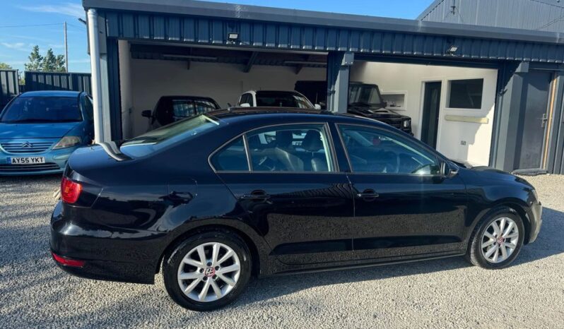 
								2011 Volkswagen  Jetta full									