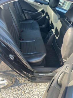 
										2011 Volkswagen  Jetta full									