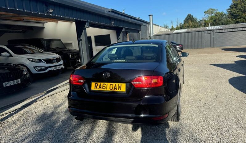 
								2011 Volkswagen  Jetta full									